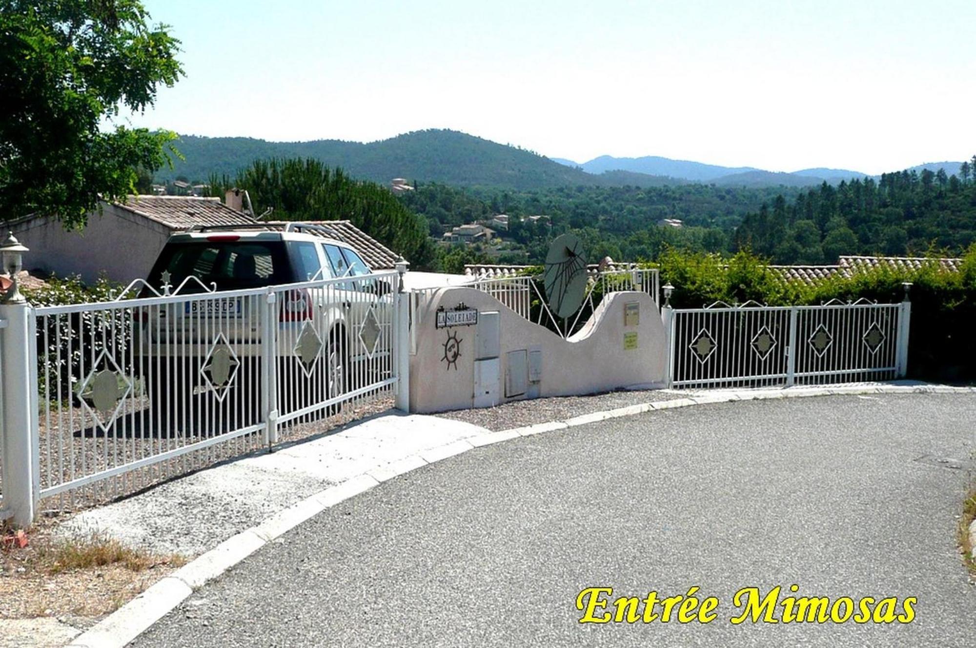 Villa La Soleiade: Lakeside Gites with AC near Cannes Montauroux Exterior photo