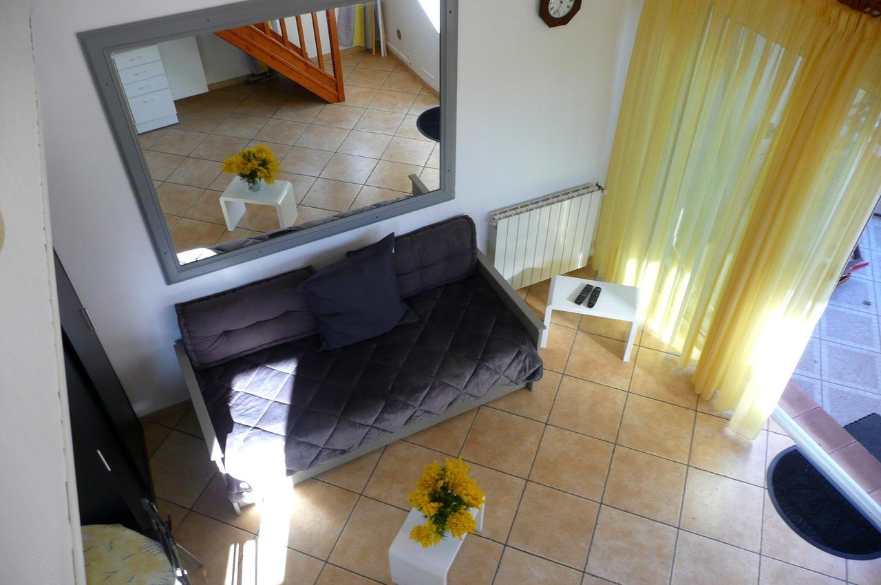 Villa La Soleiade: Lakeside Gites with AC near Cannes Montauroux Exterior photo